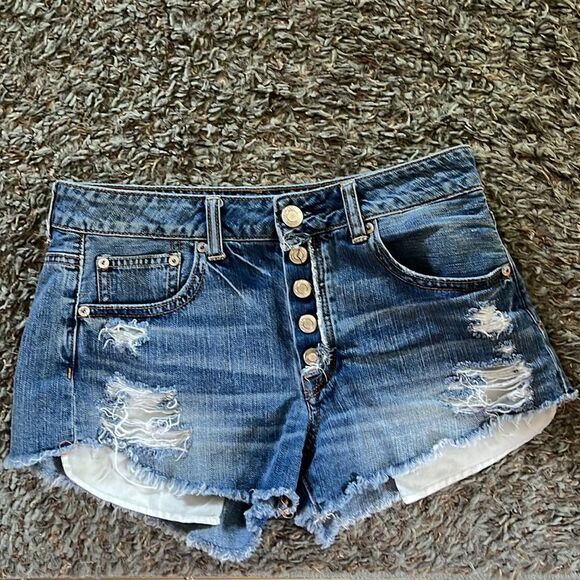 EXCELLENT DISTRESSED CONDITION SIZE 4 AMERICAN EAGLE HI-RISE FESTIVAL SHORTS - Picture 2 of 7